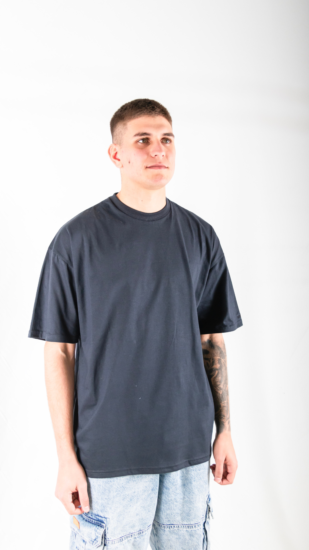 Remera Oversize Carbon Lisa Hombre Jersey - r107_c.png
