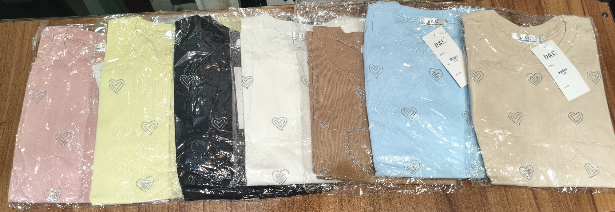 Remera Corazones Importada - Imagen 2