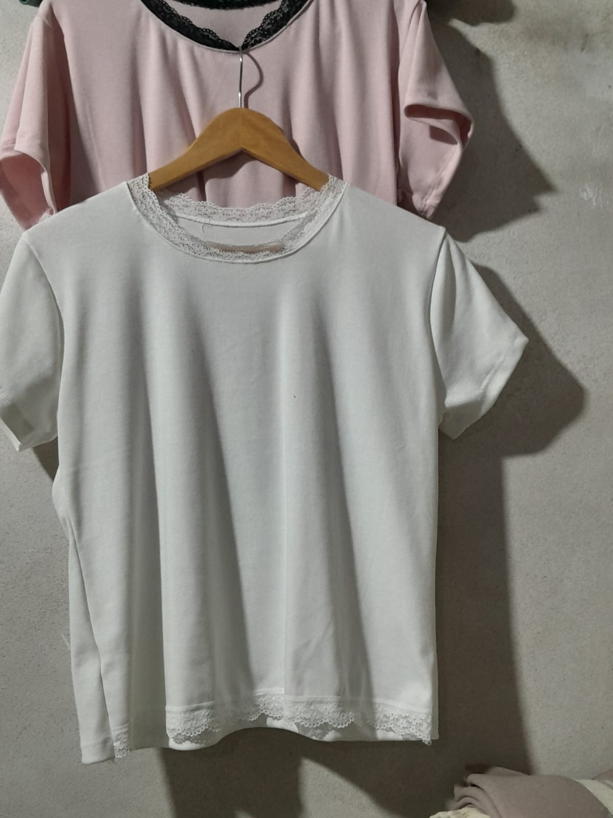 Remeras con Puntillas - Imagen 2