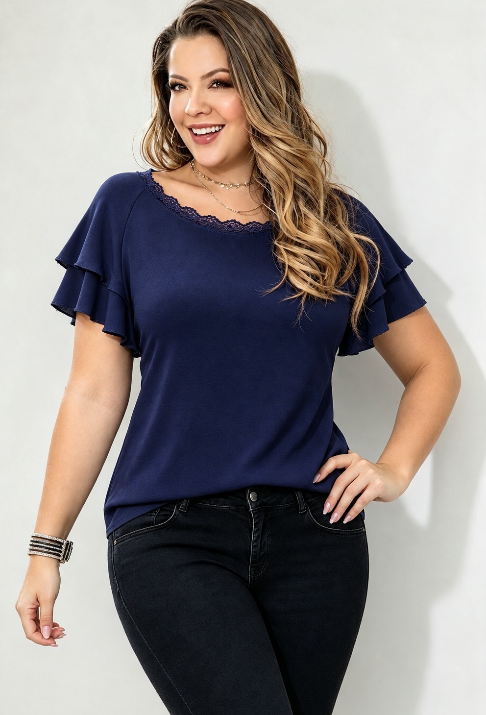 Remera Cuello Bote con Detalle Puntilla - Imagen 3