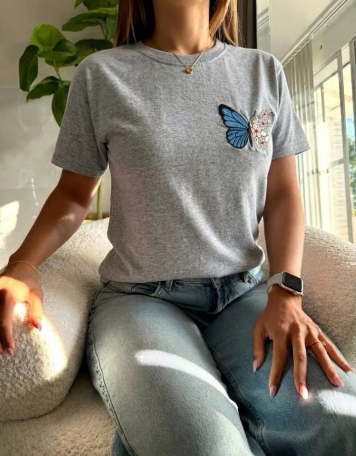Remera Bordado Mariposas Algodón - Imagen 2