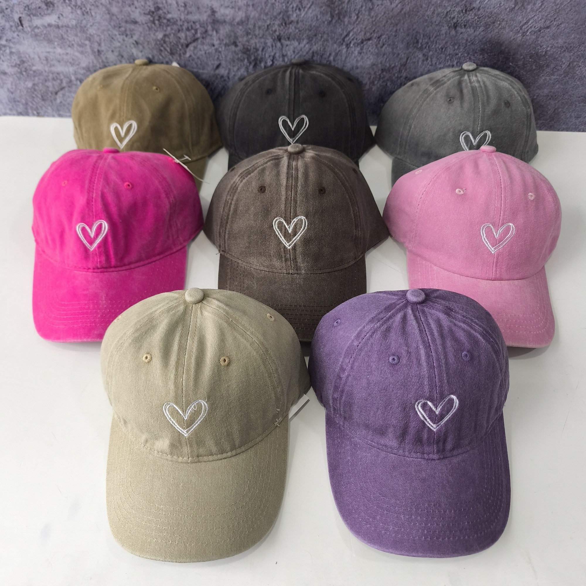 Gorras Vintage Bordadas - Imagen 2