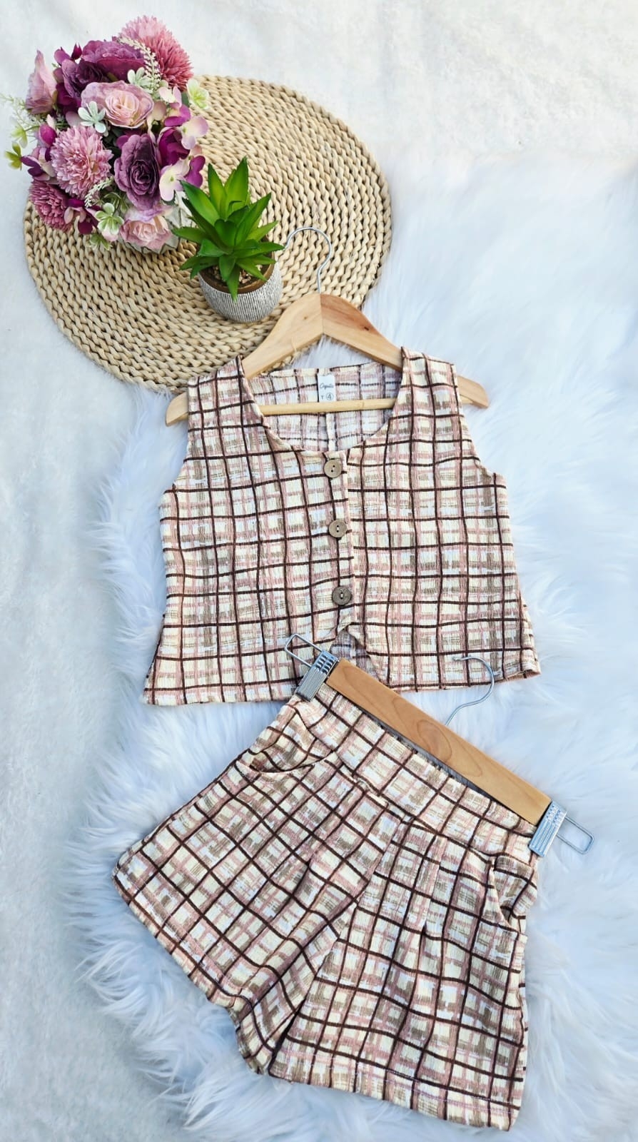 Conjunto de Hawai Cuadrille. Chaleco y Short con Pinza  y Elastico . - Imagen 2