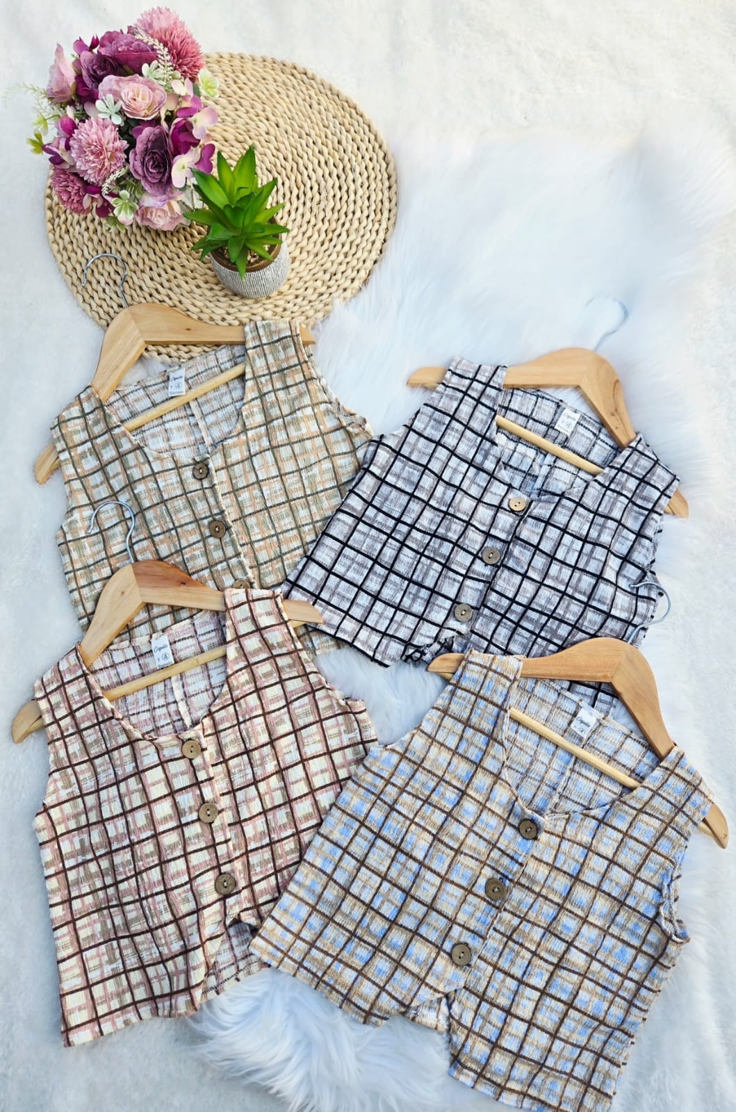 Conjunto de Hawai Cuadrille. Chaleco y Short con Pinza  y Elastico . - Imagen 3
