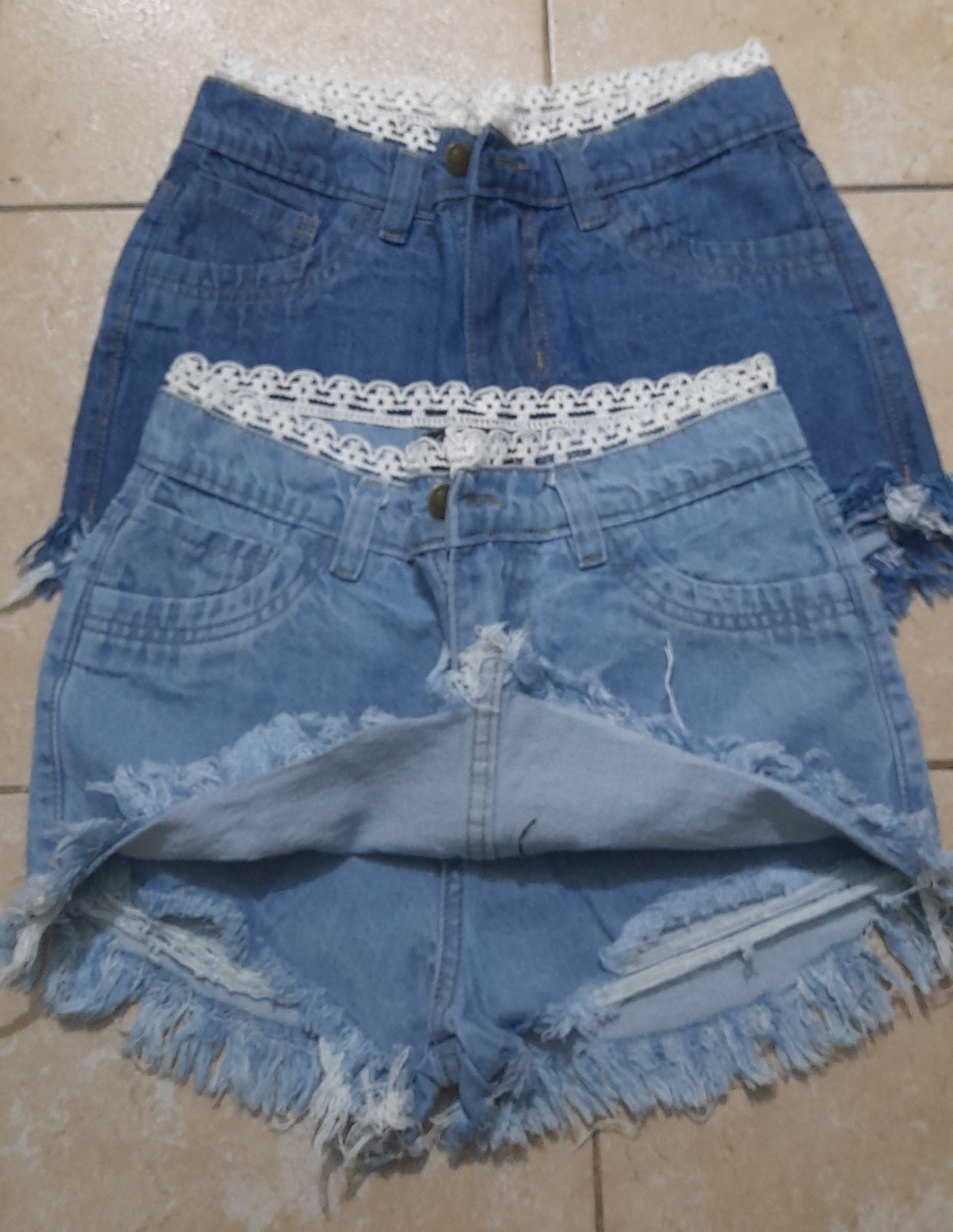 Short Pollera Celeste Puntillas Tiro Intermedio Deflecado Rígido - Imagen 2
