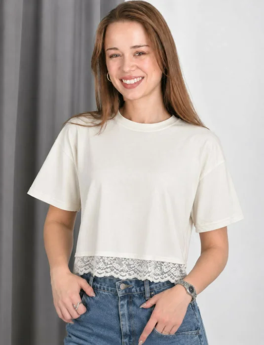 Remera con Encaje