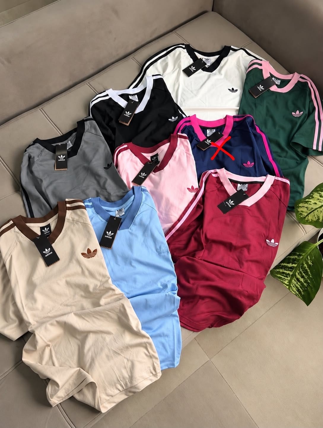 Remera Over Cuello en V Ad - Imagen 2
