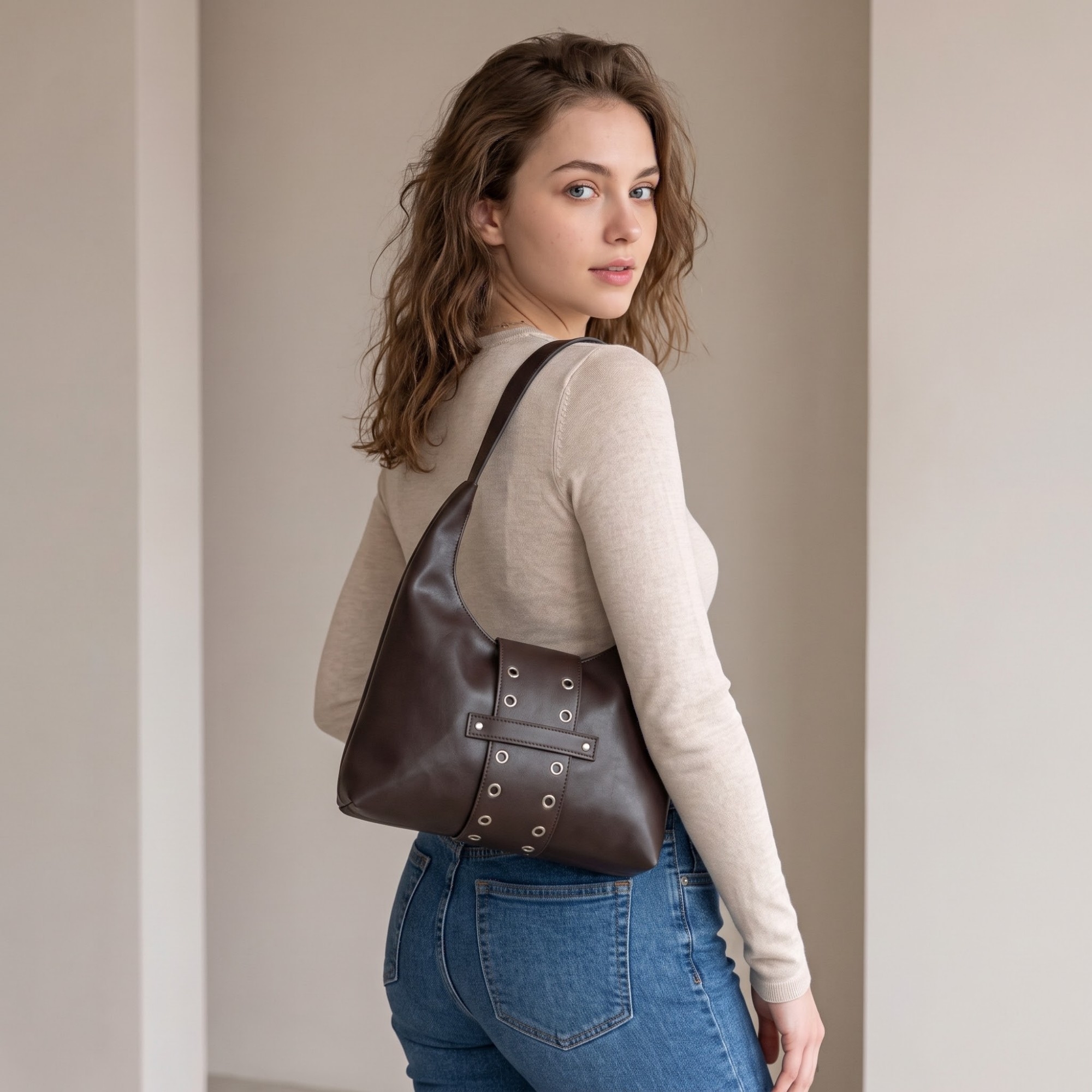 Bolso Boho Cinto con Tachas y Ojal, Mide 30cm X 25cm X 6cm Aproximado, Marroquineria - Imagen 6