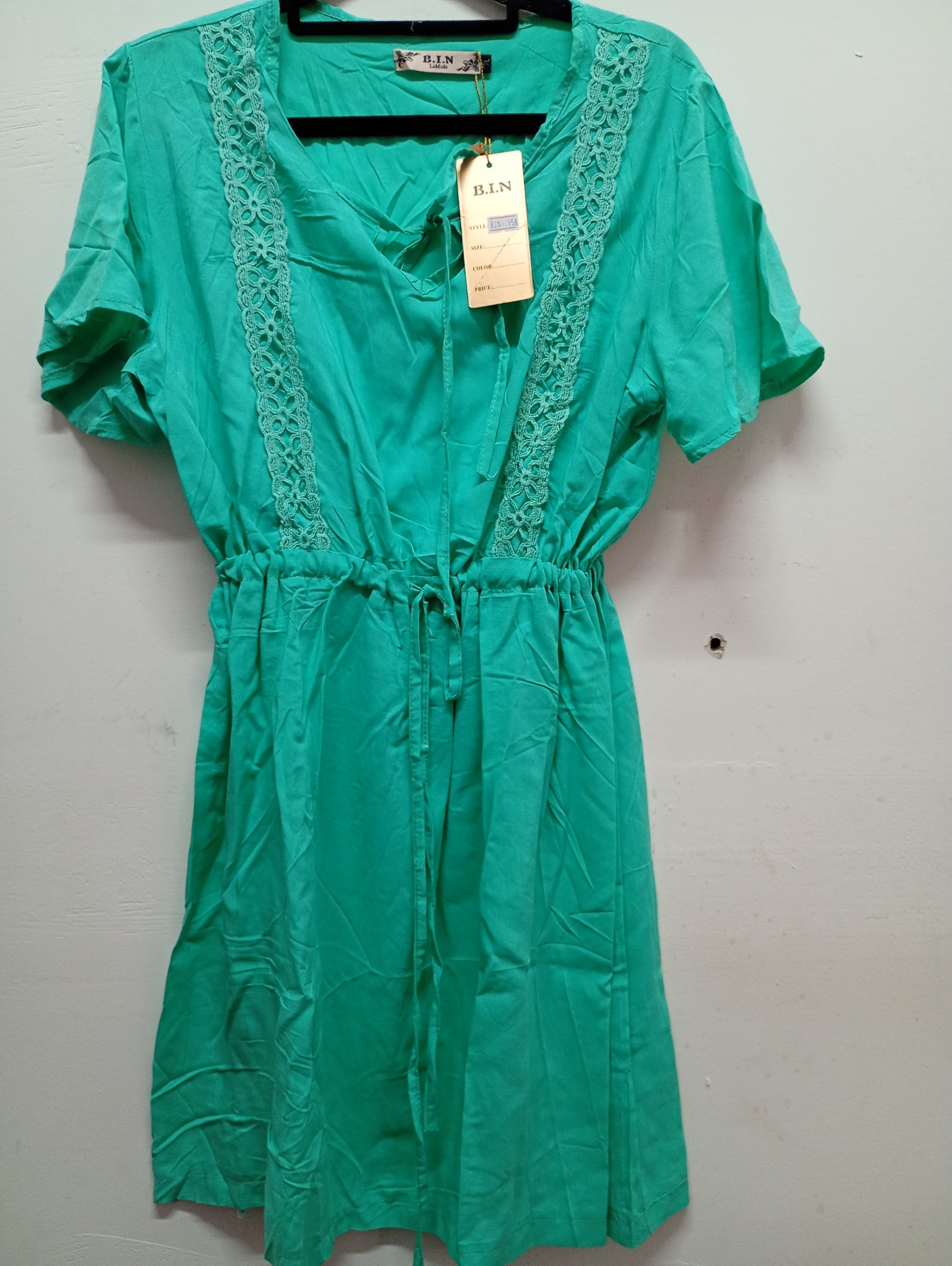 Vestidos Cortos con Detalles de Puntilla - Imagen 3