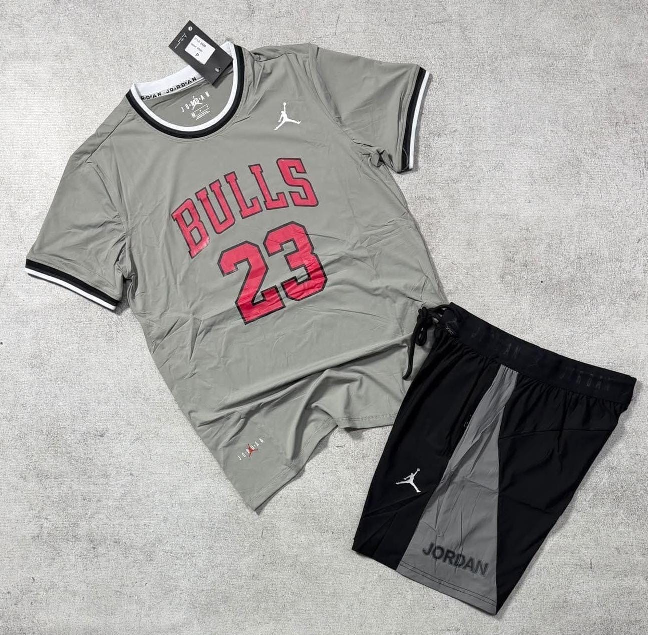 Conjunto Jordan Bulls Importado Premium Bermuda y Remera - 5e7677d8-b22b-4cba-8b1b-718f034dedb6.jpeg