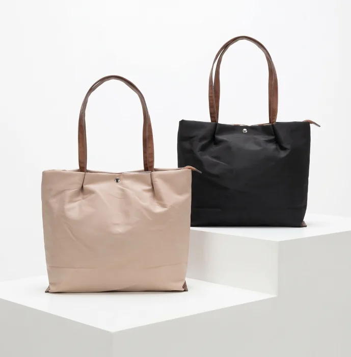 Cartera, Tote