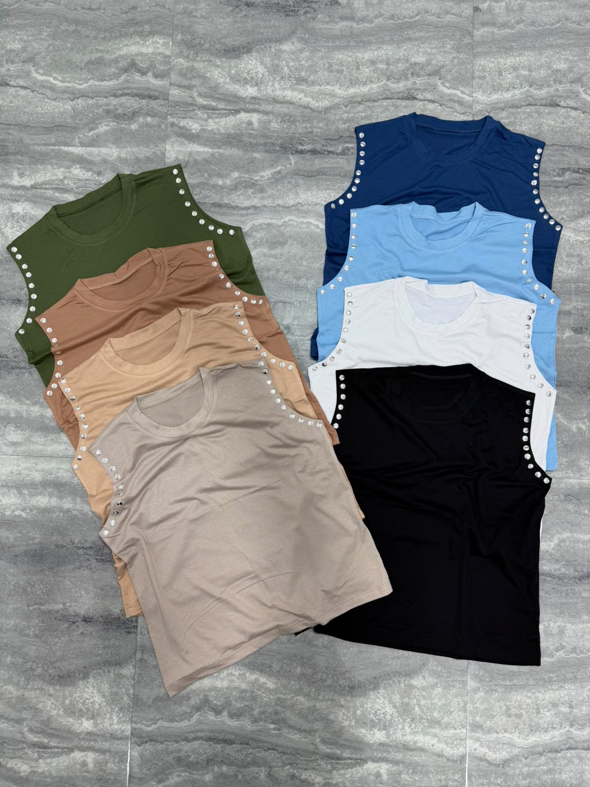 Musculosa Ancha con Tachitas - 0f618aee-9308-4a50-881c-eed61663fdd2.jpeg