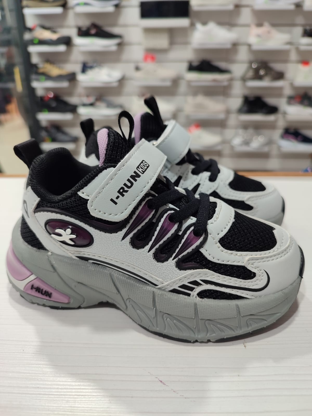 Zapatillas Niños C/luz y Abrojo - Imagen 2