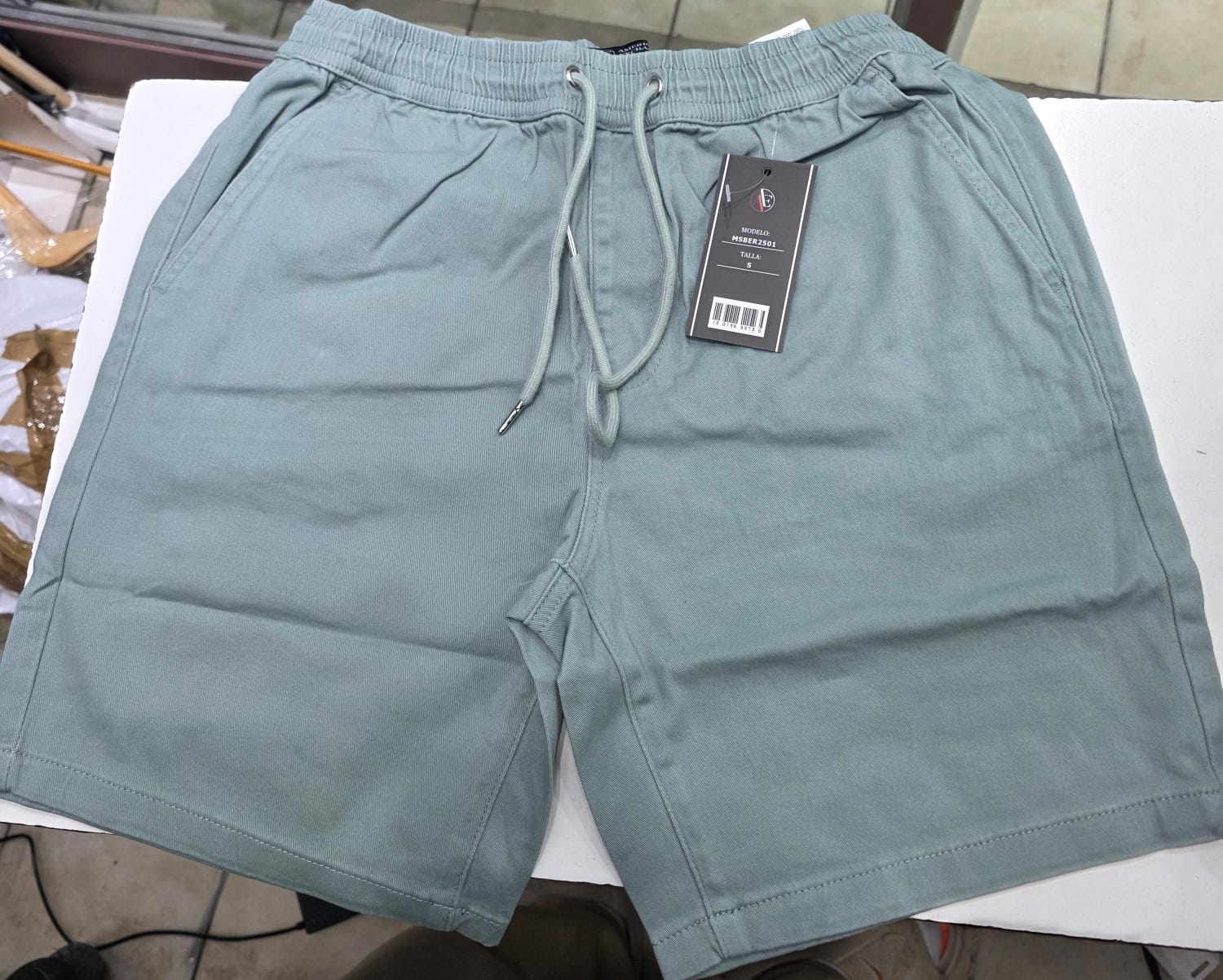 Short Gabardina Importado - 468c1126-025d-4122-996c-bf6ef3899cf1.jpeg