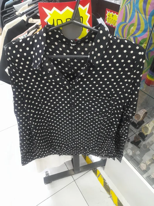 Camisa a Lunares