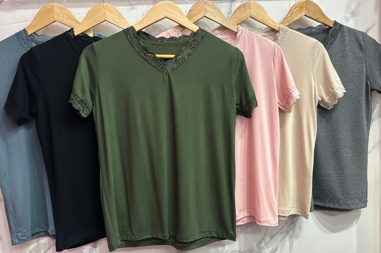 Remera Escote ( V ) con Encaje - Imagen 6