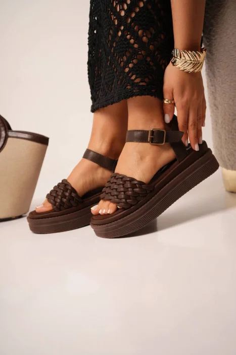 320 Sandalias Trenzadas