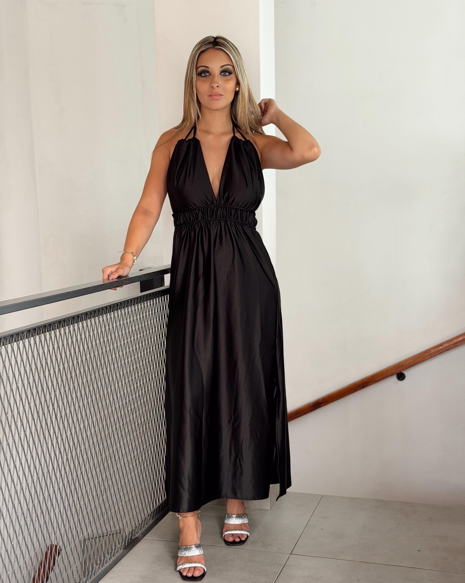 Vestido Elegante de Saten - Imagen 2