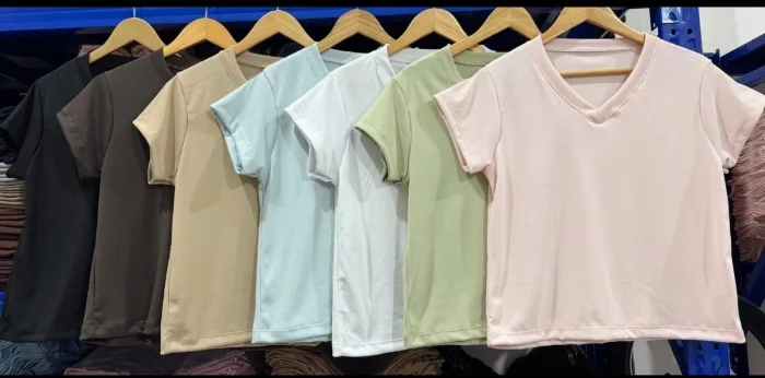 Remera Básica Escote en V