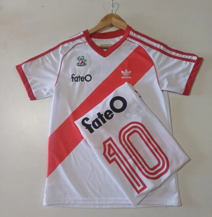Camiseta River Fate