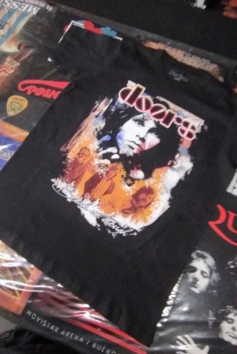 León Rock Remeras
