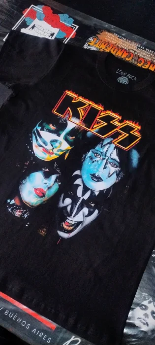 León Rock Remeras