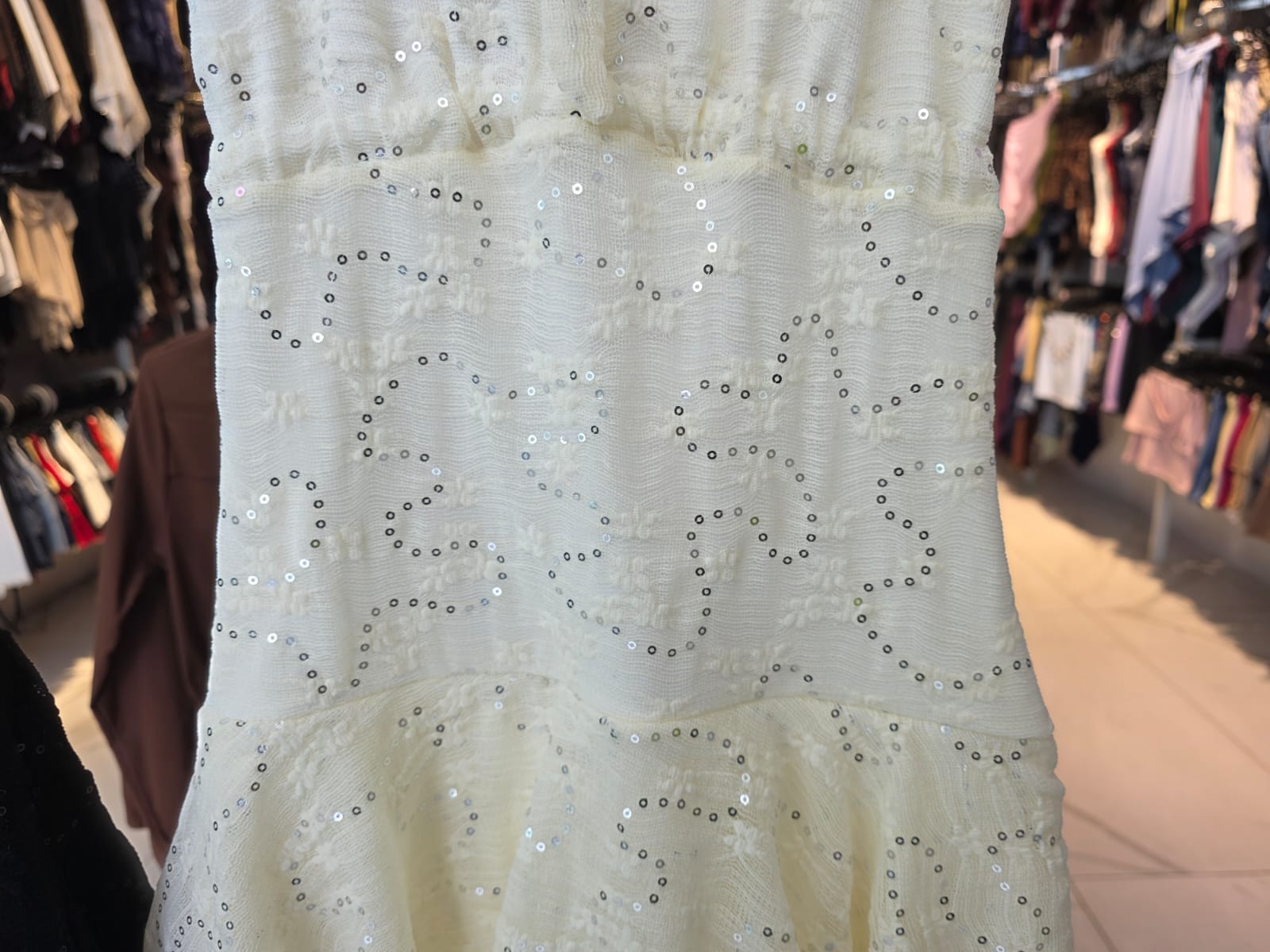 Vestido Marilyn con Short Encaje Bordado Lentejuela - 265%20vestido%20marilyn%20short%20encaje%20lentejuela%20(3).jpeg
