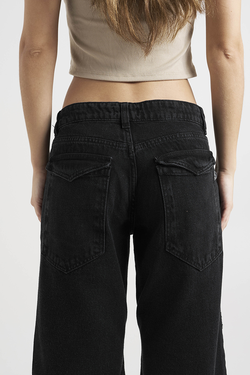 4029 Bermuda Negra  Bolsillo Tapita - HER%20JEANS%2016759.jpg