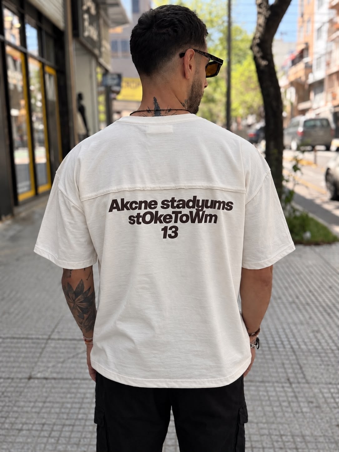 Over - Imagen 3