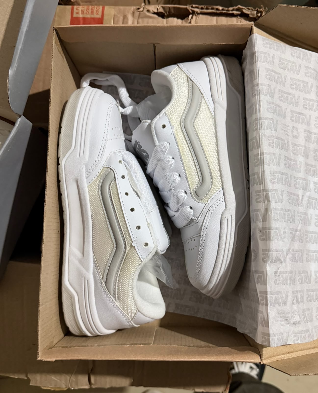 Vans Hyline - f40be72f-e8ef-4655-8bcb-596e4740e9db.jpeg