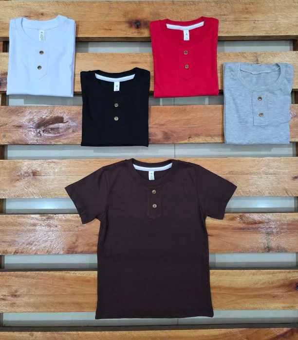 Remera con Boton