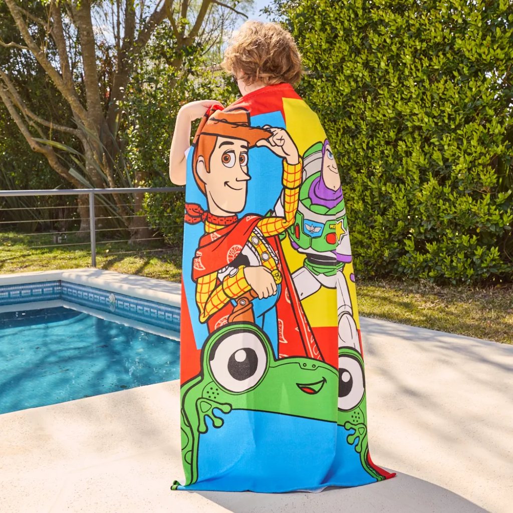 Toallón Infantil Toy Story Piñata 70x130 Cm con Bolso Microfibra Suave Secado Rápido - 2(8).jpg