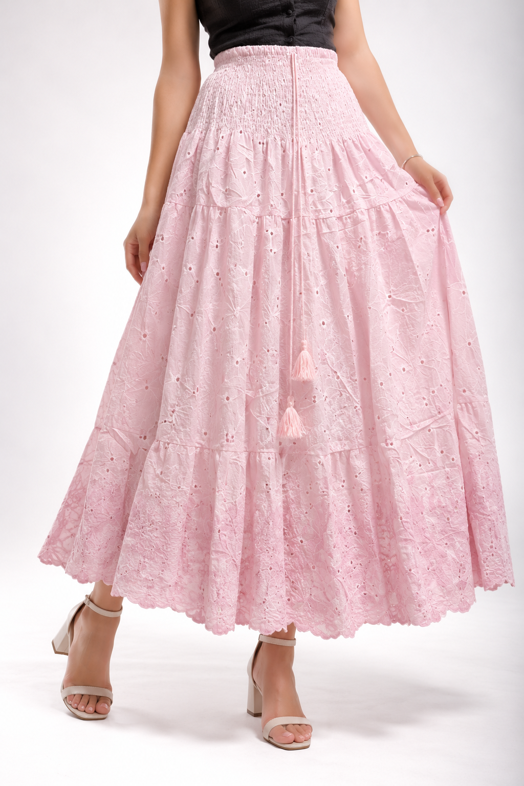 Brodery Pollera - Falda%20rosa%20bordada%20con%20vuelo%20y%20textura.png