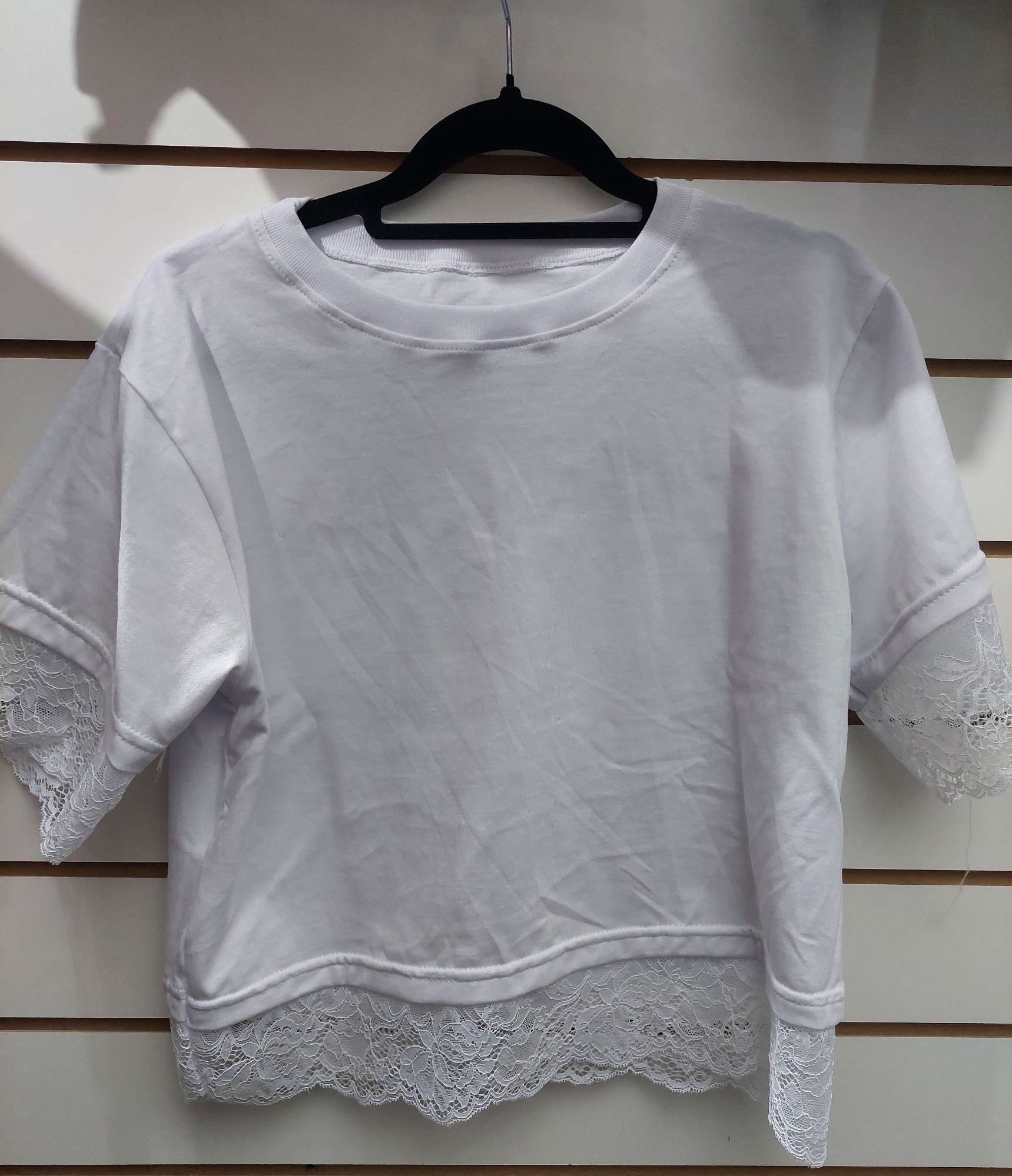 Remera Corta con Puntilla - Imagen 2