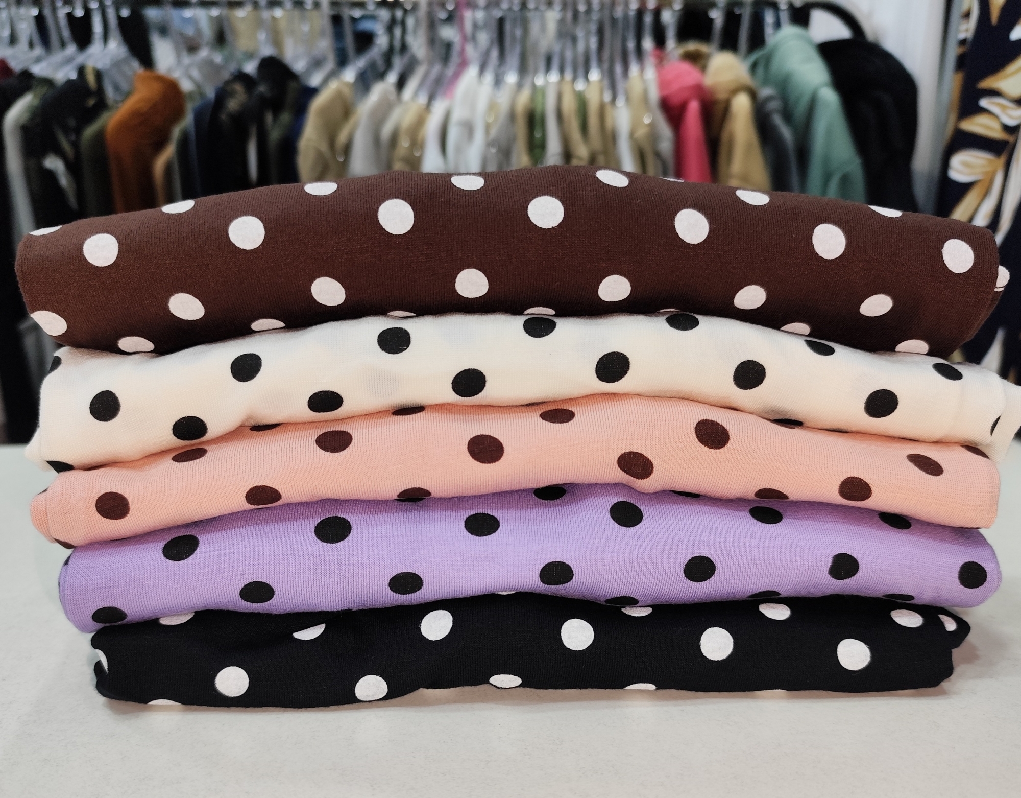 Remeras Básicas de Modal Viscosa con Lunares - Imagen 3