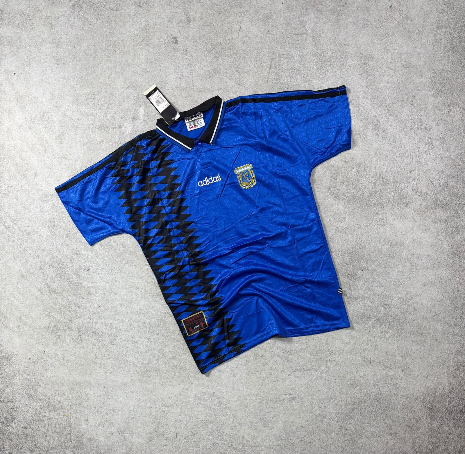 Camisetas Deportivas Retro Importadas - 60205a7c-676f-47c5-a7f2-192facadd04f.jpeg
