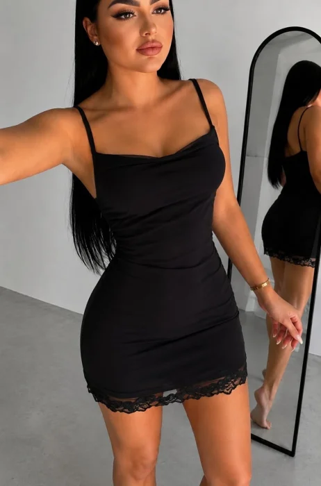 Vestido Lycra con Puntilla