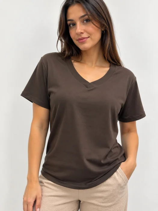 Remera Cuello V
