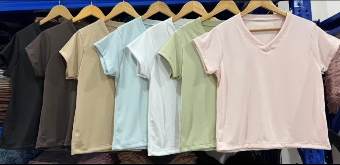 Remera Básica Escote V