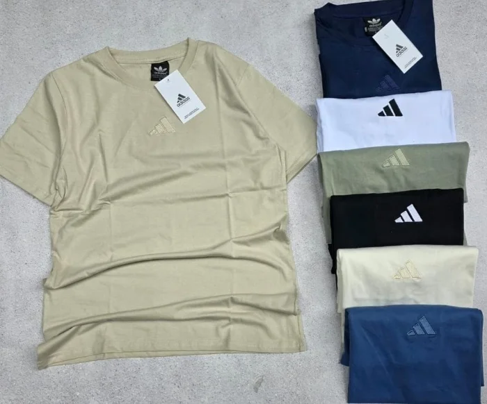 Remera Adi de Hombre Bordada