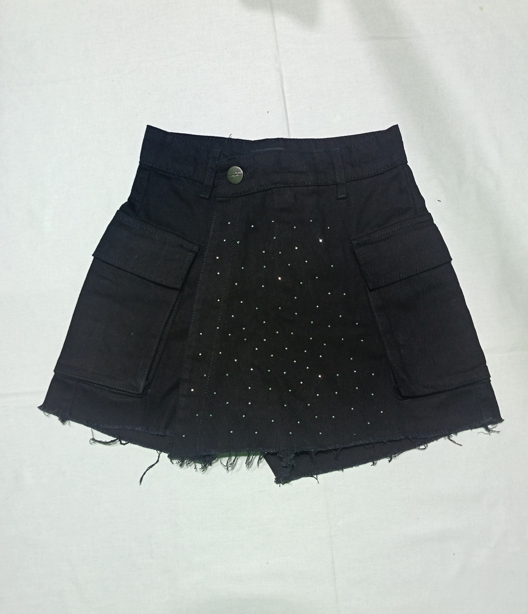 Short Pollera Cargo Negro con Strass - Imagen 2