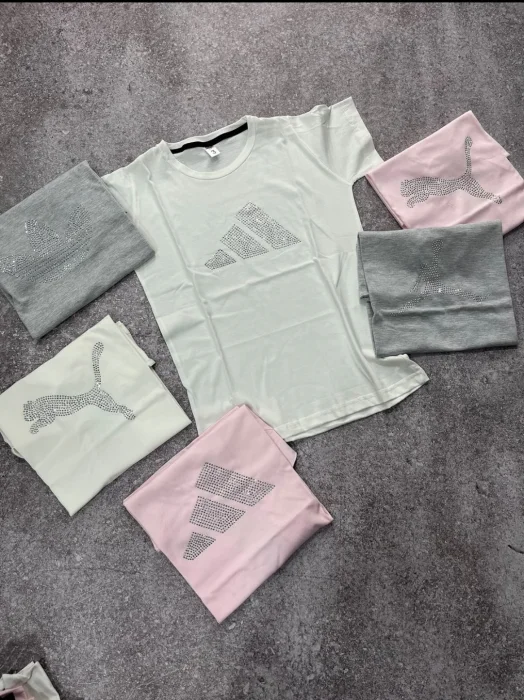 Remera con Strass