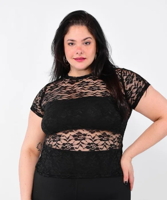 Remera de Encaje Curvy