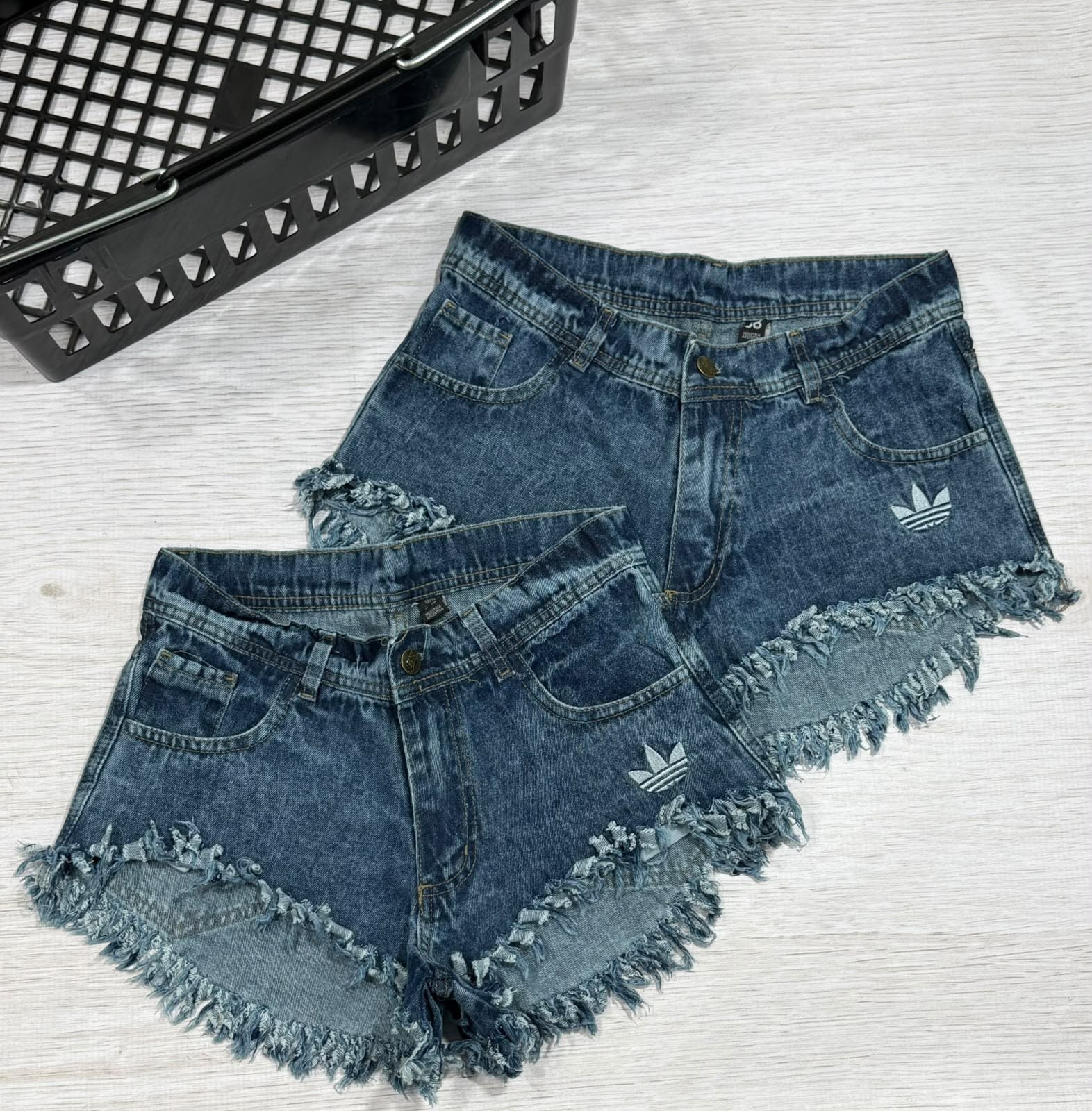 Short Adi - Imagen 2