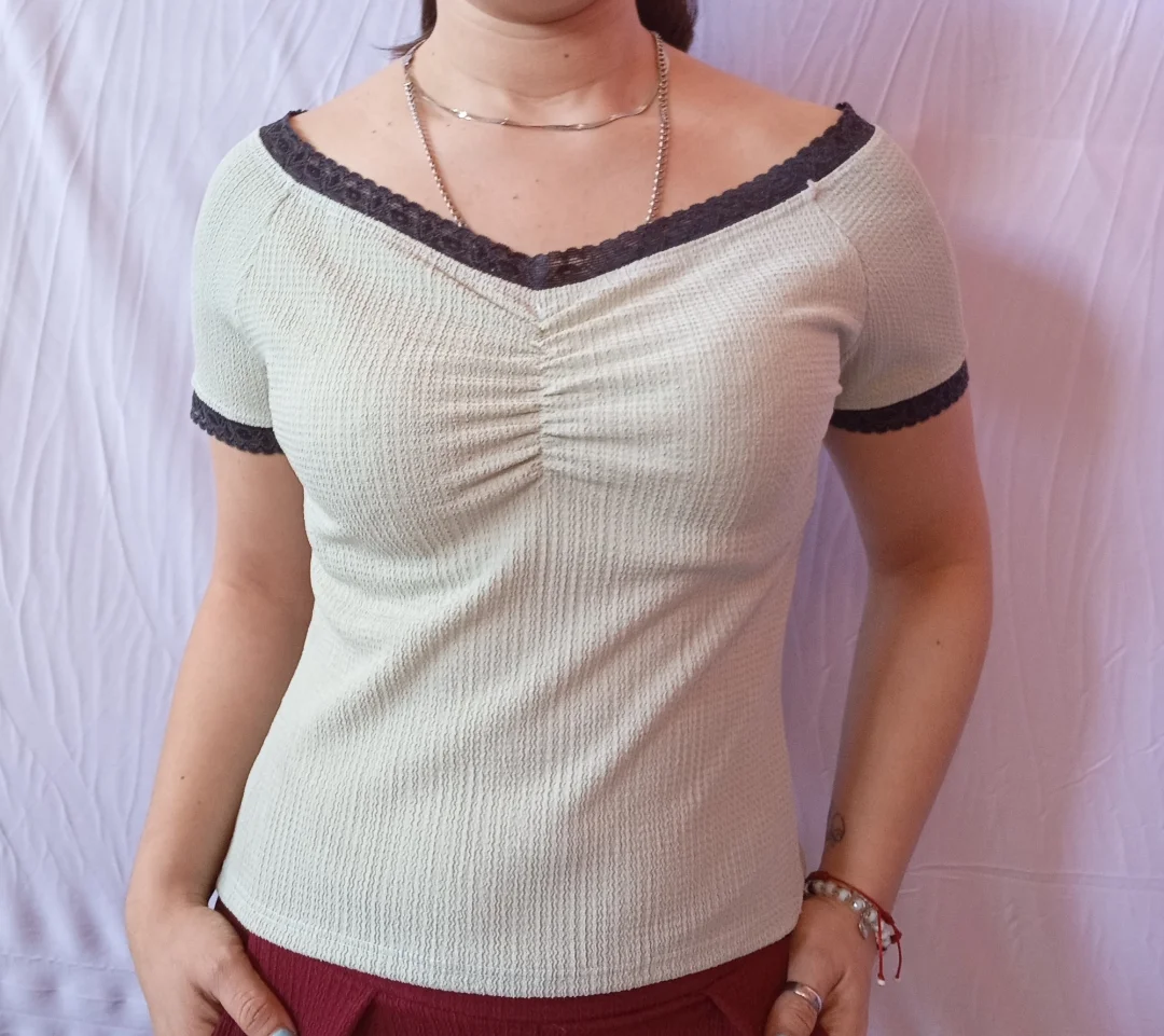 Remeras con Encaje - Imagen 2