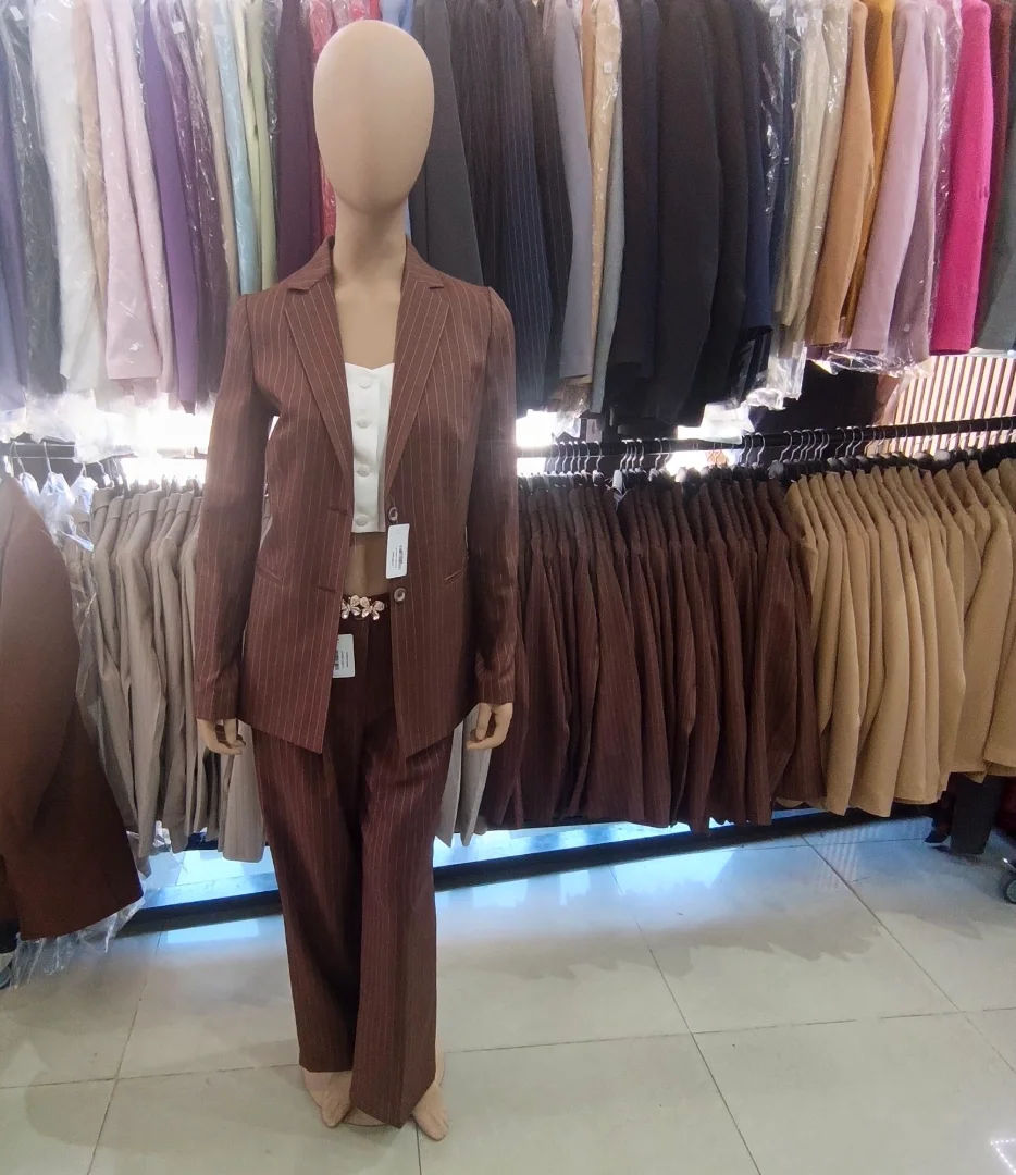 Conjunto Sastrero de Mujer - Imagen 1