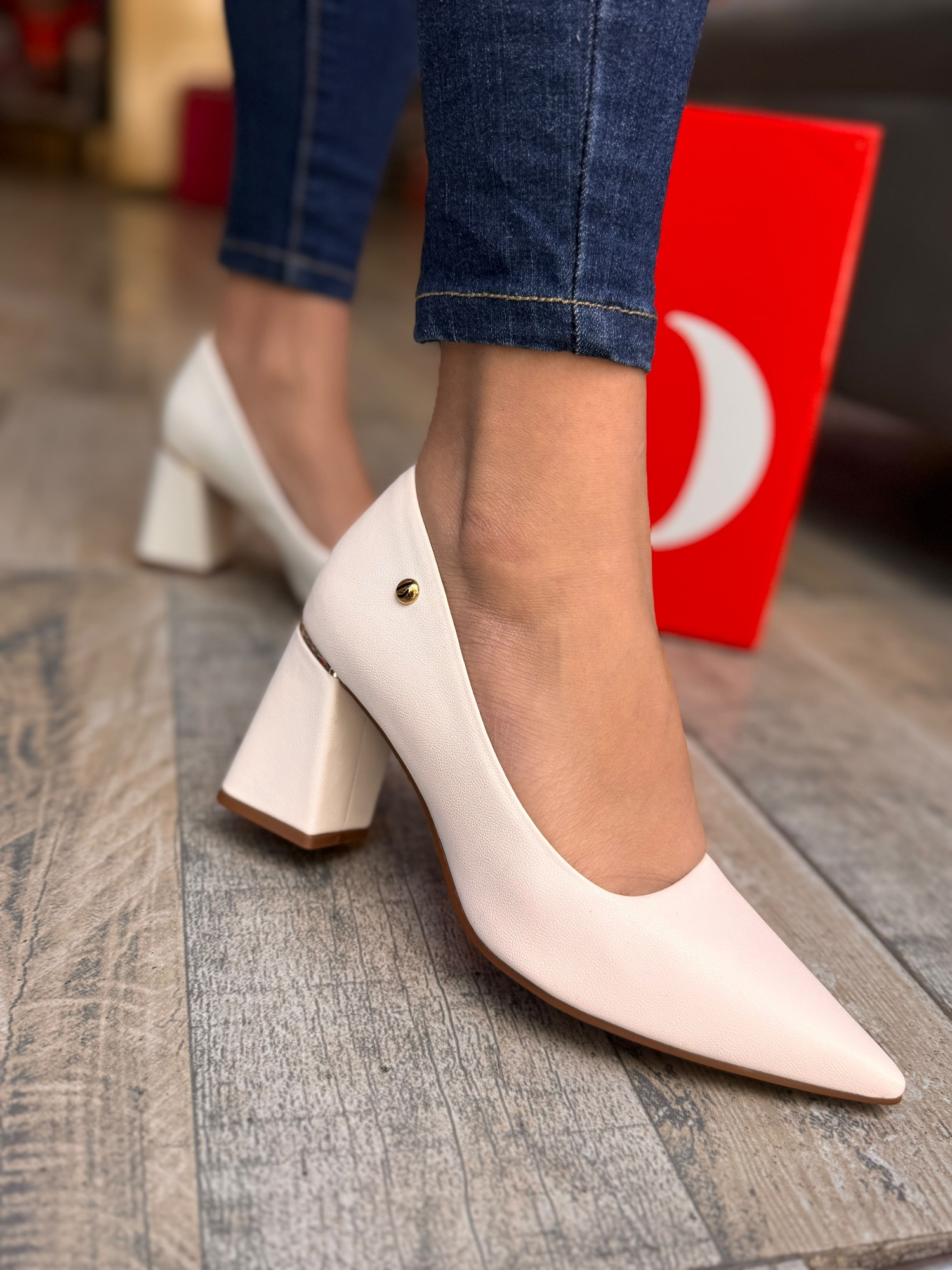 Stiletto Taco Cuadrado Marrón - Imagen 4