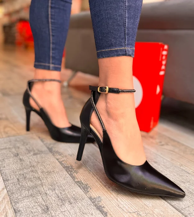 Stiletto Negro Bebece