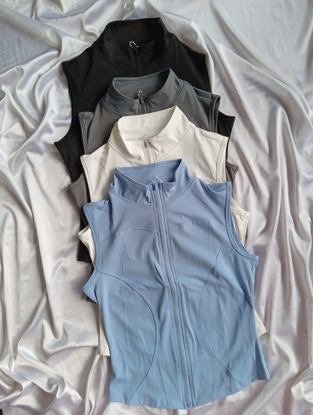 Chaqueta Vic 181 - WhatsApp%20Image%202026-10-16%20at%2014.36.14.jpeg