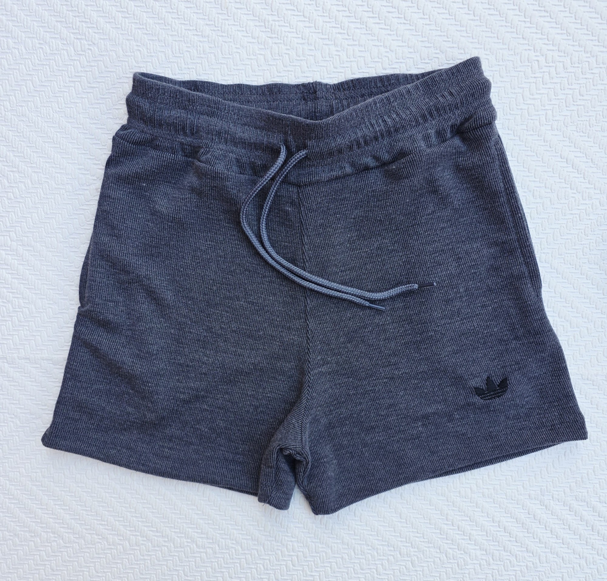 Short Adid.as Morley Vintage Bordados - Imagen 4
